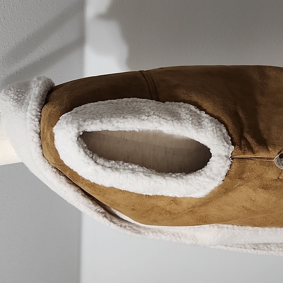 Faux Suede SHERPA LINED WOMEN'S VEST - Picture 6 of 11